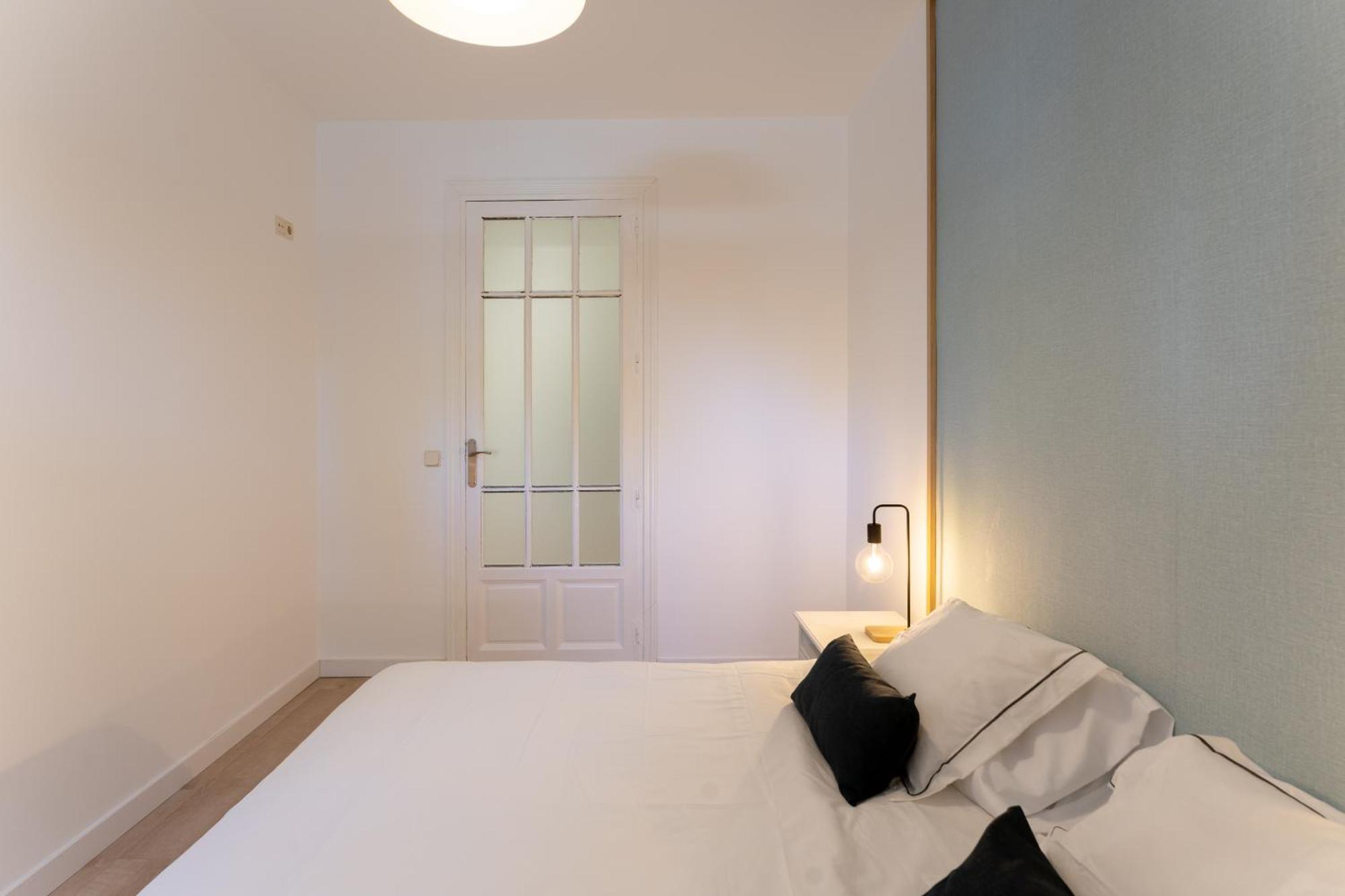 Luxe Apartment In Chamberi Chic Madrid Bagian luar foto
