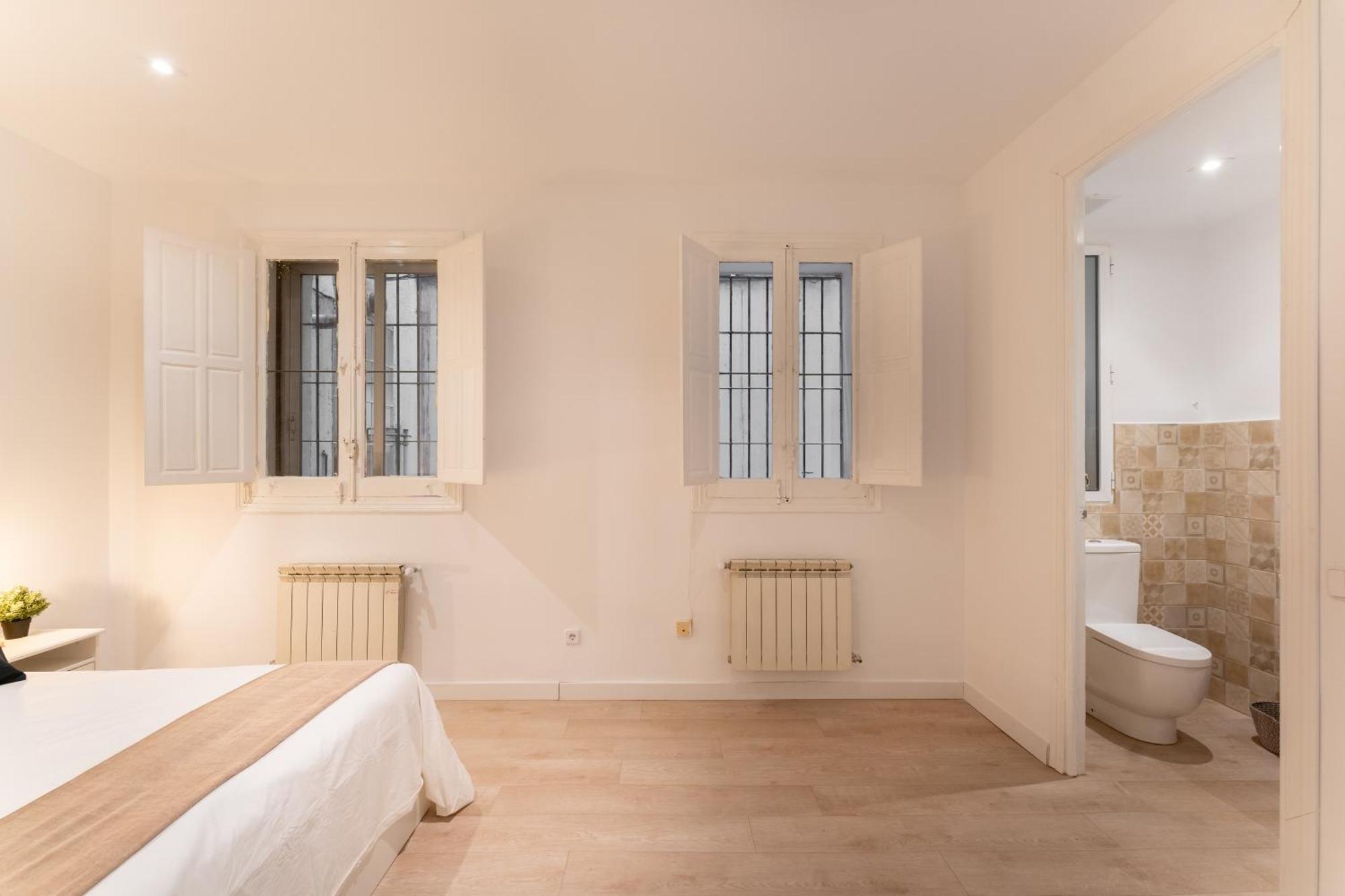 Luxe Apartment In Chamberi Chic Madrid Bagian luar foto