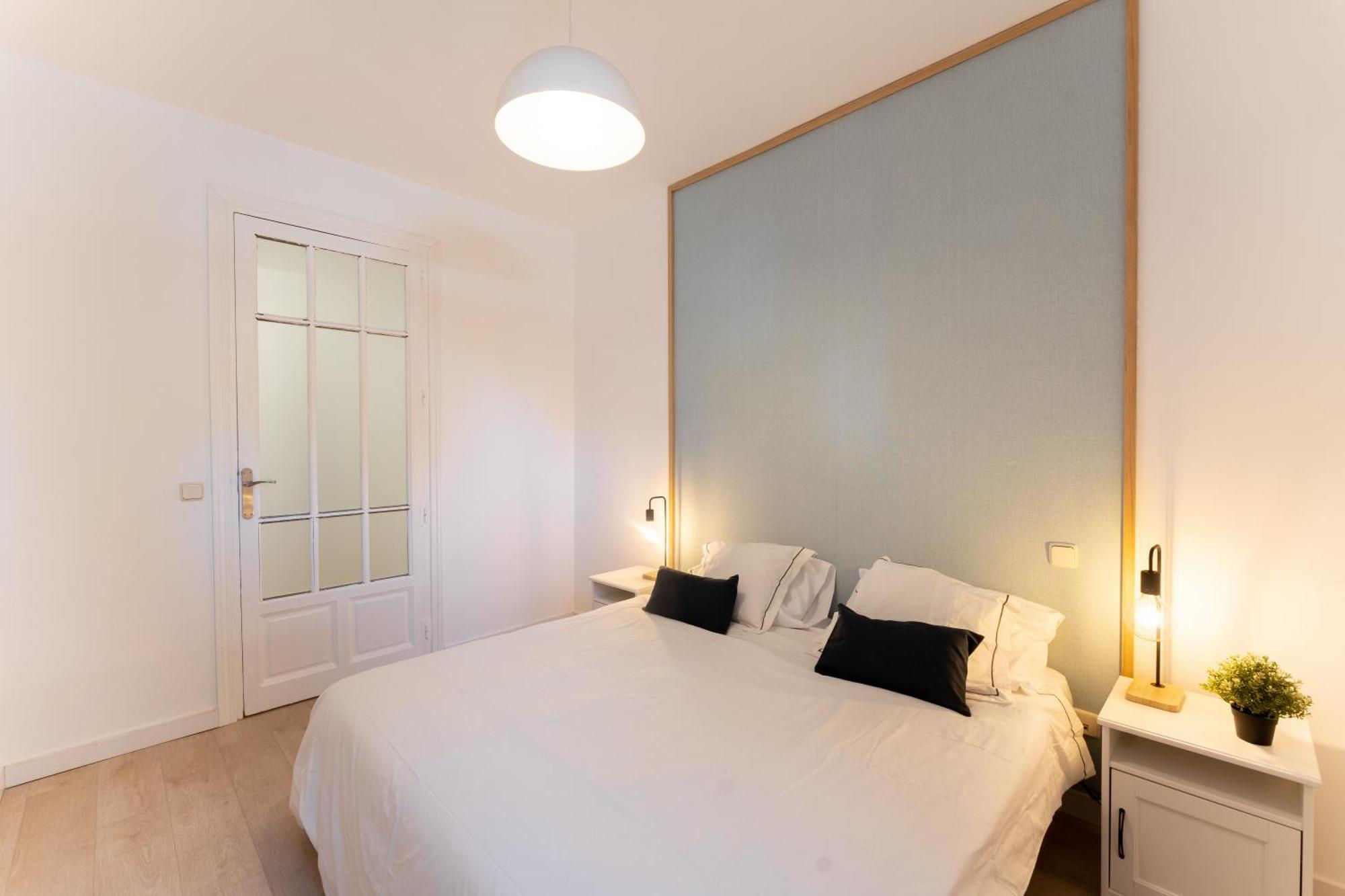 Luxe Apartment In Chamberi Chic Madrid Bagian luar foto