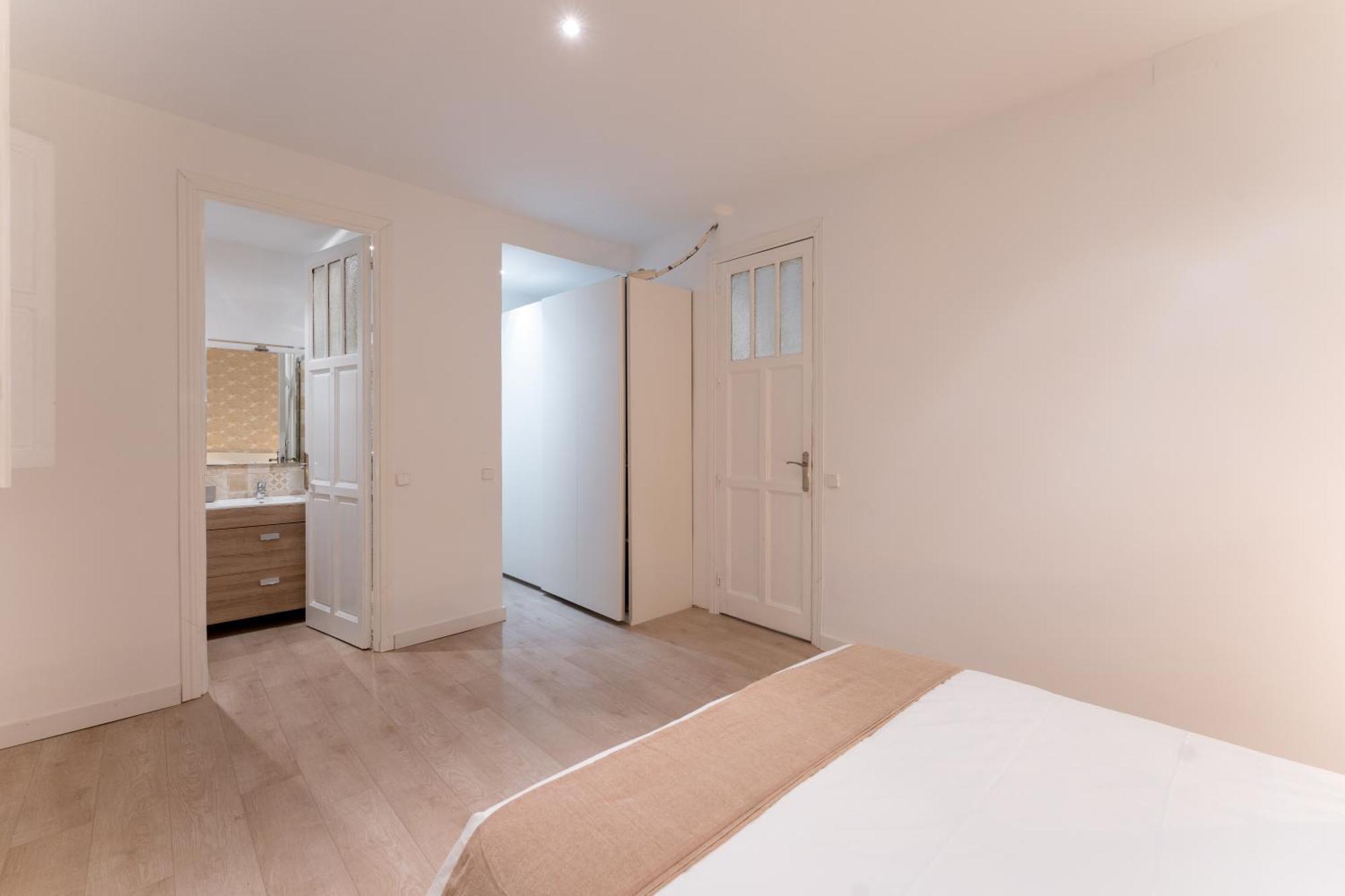 Luxe Apartment In Chamberi Chic Madrid Bagian luar foto
